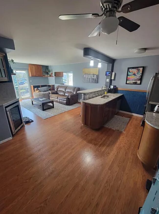 Building Photo - 1150 Golden Cir Unit 308