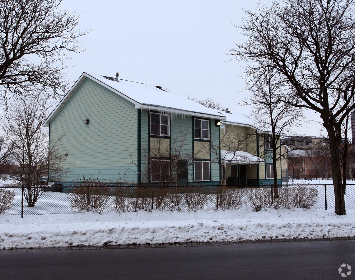 McKinney Manor - McKinney Manor Apartments
