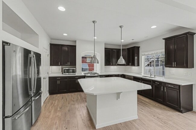 Photo - Stunning 4bed/3bath Oakwood Model Home in Erie