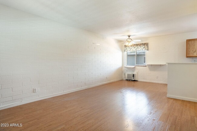 Photo - 4401 N 12th St Unidad 205