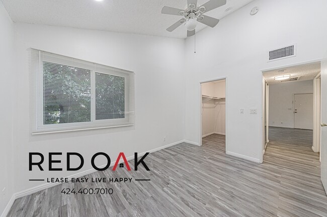 Photo - 13043 Vanowen St Unidad 3