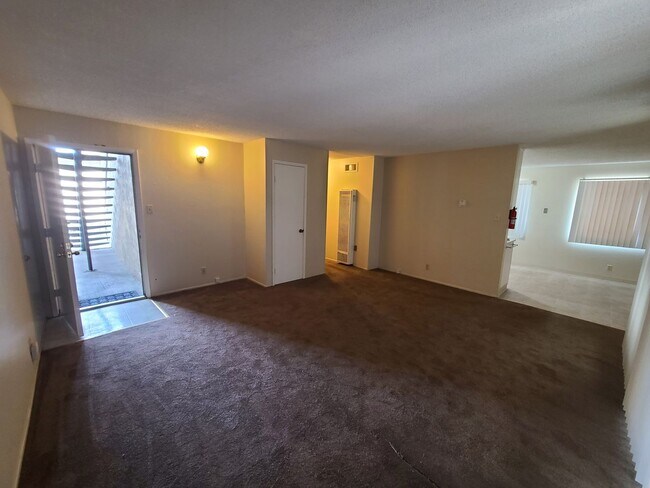 Photo - Utilities Included! Hayward 2-Bedroom with... Unidad 2