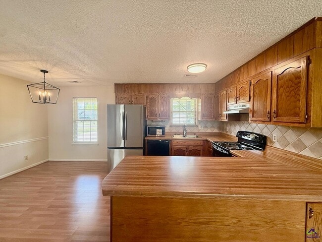 Photo - 104 Water Dr