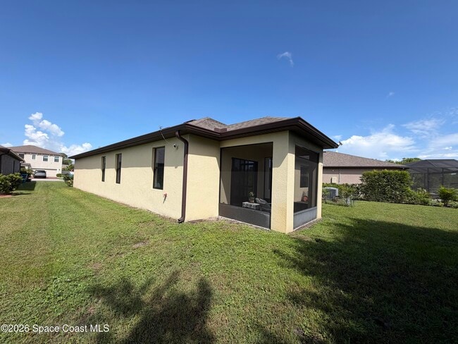 Photo - 764 Acadia Ct SE