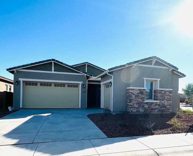 Building Photo - 4323 N 92nd Dr