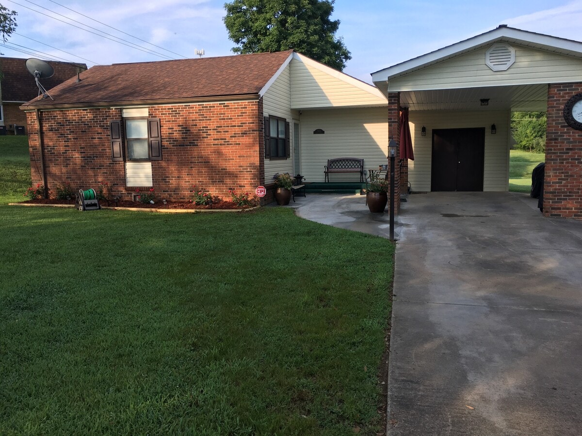 Photo - 301 Olsen Dr