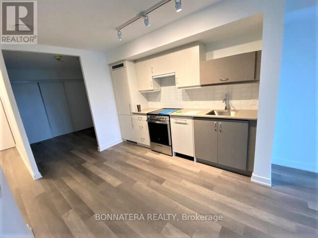 Photo - 181 Huron St Unit 701