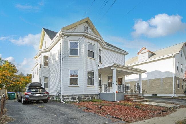 Building Photo - 14 Cotting St Unit 3 Rental