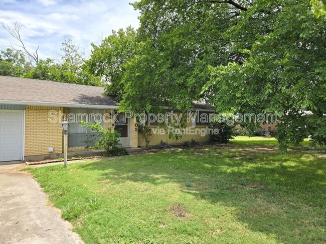Building Photo - 1105 Willard Rental