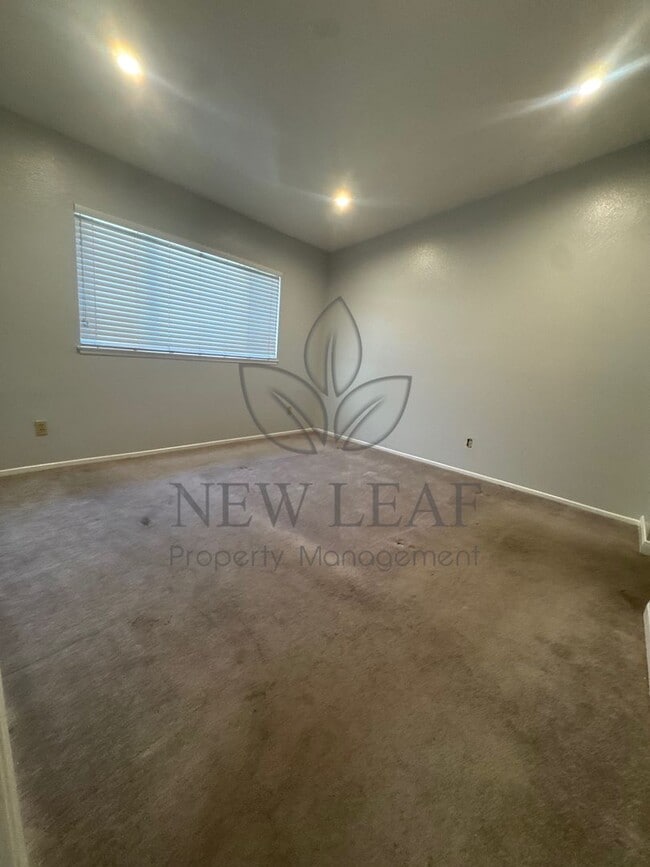 Photo - Stunning 2 Bedroom in the Heart of Ontario