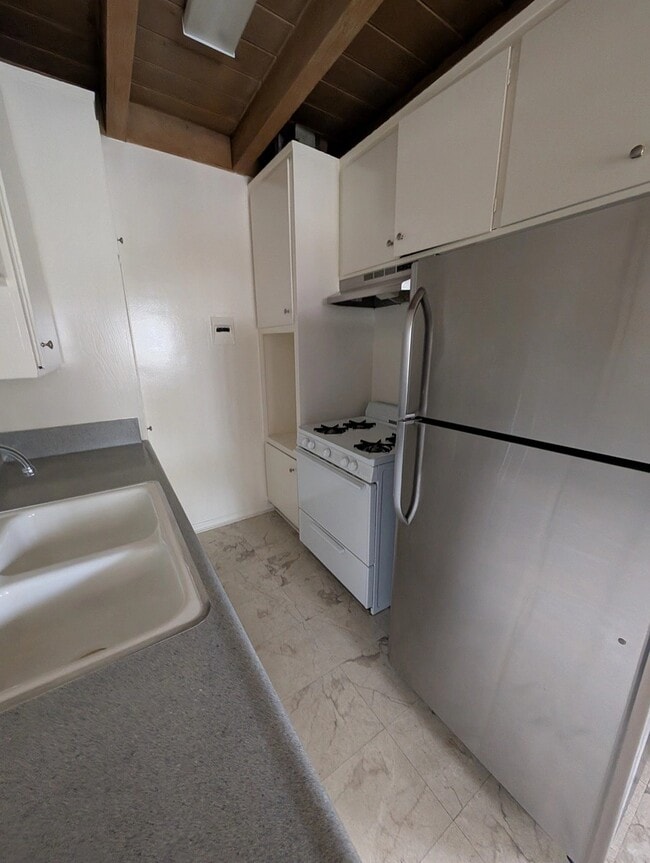 Building Photo - 3758 Inglewood Blvd