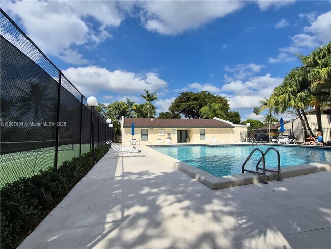 Photo - 10904 SW 72nd St