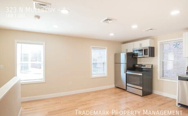 Photo - 323 N Mulberry St Unidad 4
