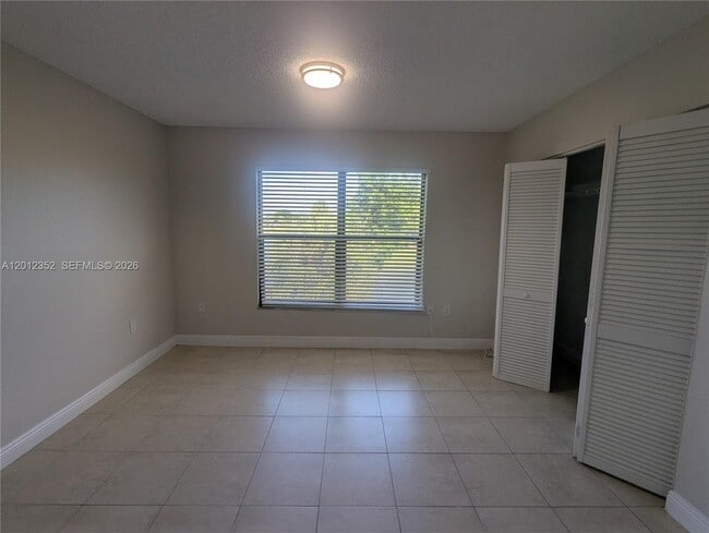 Photo - 1564 Lake Crystal Dr Unit F