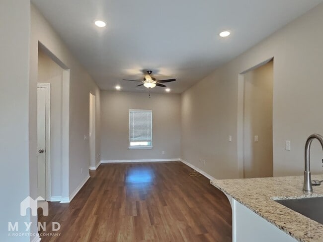 Photo - 421 Citation St