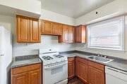 2BR, 1BA - 950SF
