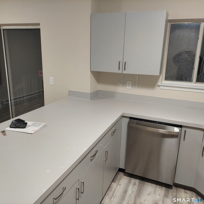 Photo - 925 Oronoke Rd Unit 100B