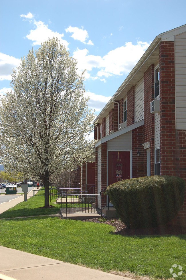 Building Photo - Mayflower Crossing Apartments