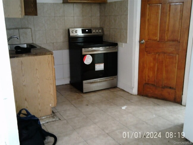 Photo - 745 E 83rd St