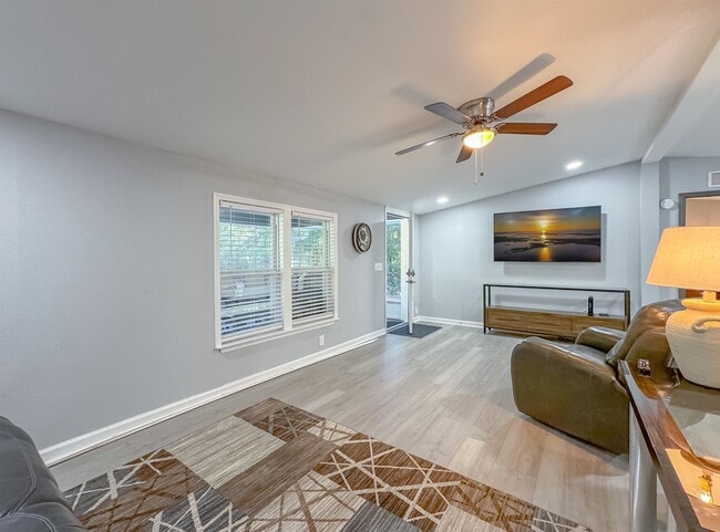 Photo - 16957 Lake Christiana Ct