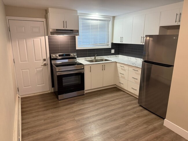 Photo - Charming 2-Bedroom Suite In VERY Quiet Neighbhorhood Unit 3