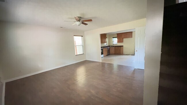 Photo - Spacious 3-Bedroom Home with Primary Suite!