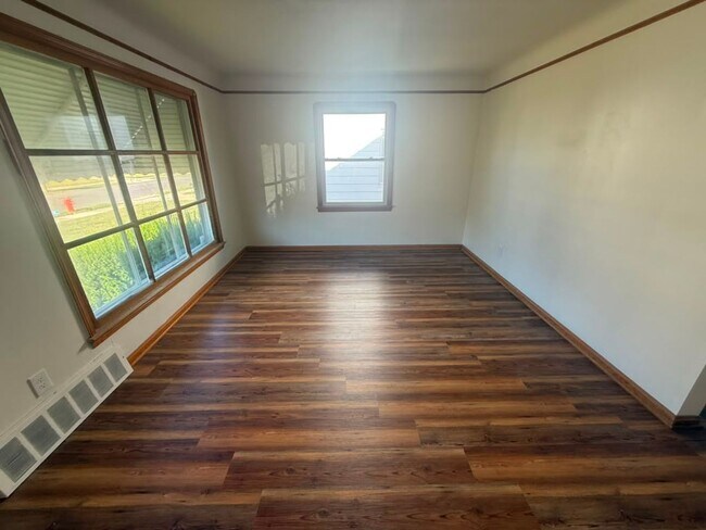 Photo - 3-BED, 1 BATH BEAUTIFUL SINGLE- FAMILY HOME IN MAPLE HEIGHTS!