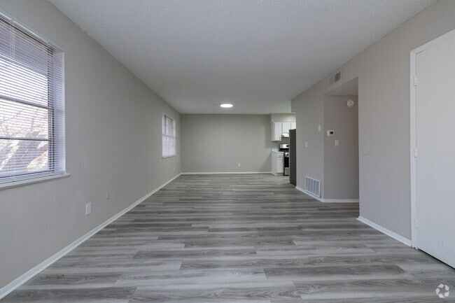 3BR, 1.5BA - 1,020SF - Living Room