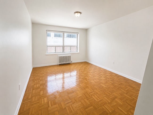 Building Photo - 710 Spadina Ave. Unit 206
