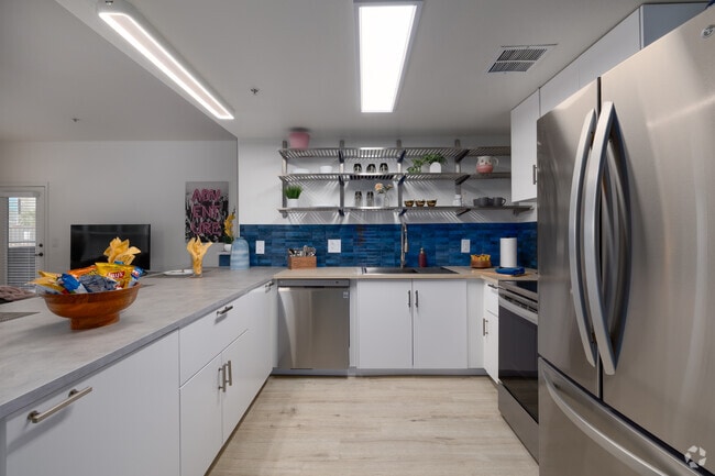 3BR, 3BA - 1,301SF - Kitchen