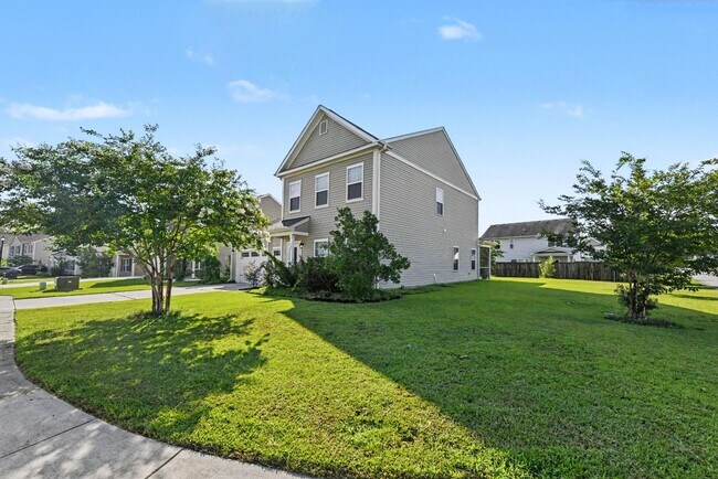 Photo - 121 Rockingham Way