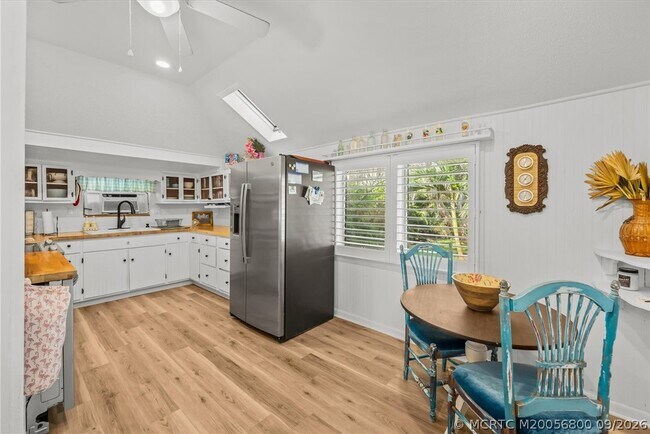 Photo - 4360 NE Indian River Dr