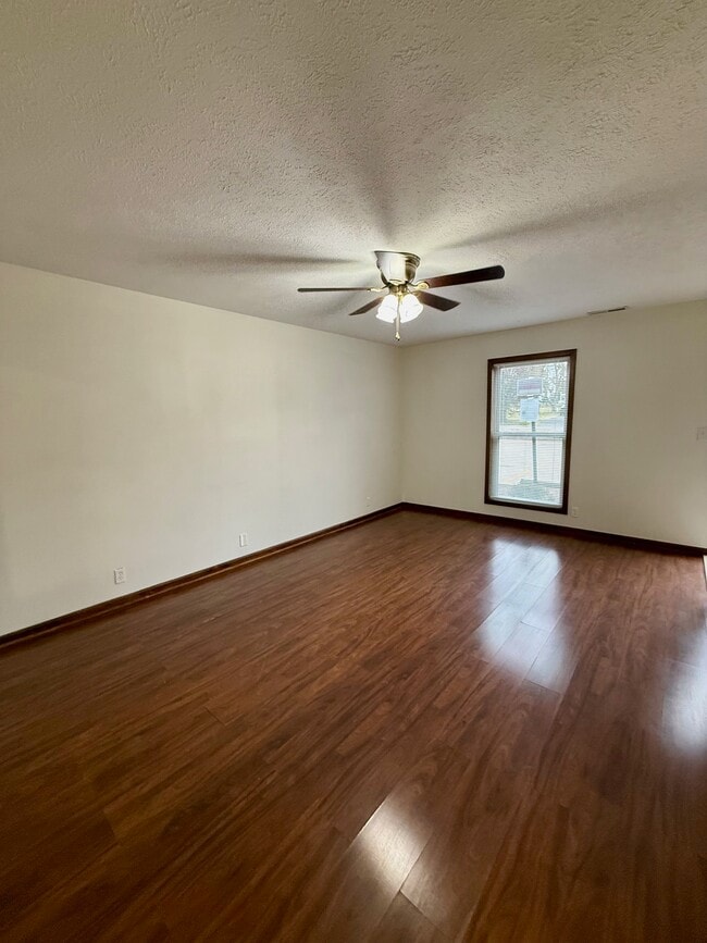 Sala de estar - 110 Elleta Ave