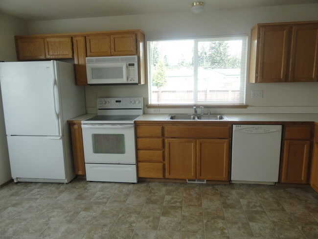 Photo - Gorgeous 4 bedroom 2 Story In the Gated Community of "Falcon Creek"!!