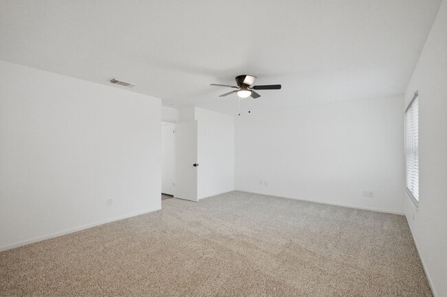 Photo - 66 T Huxley Ln