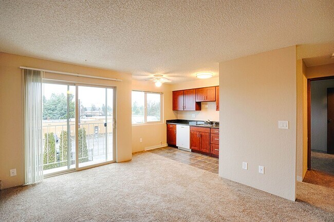 Photo - Imperial Crown Manor Apartments