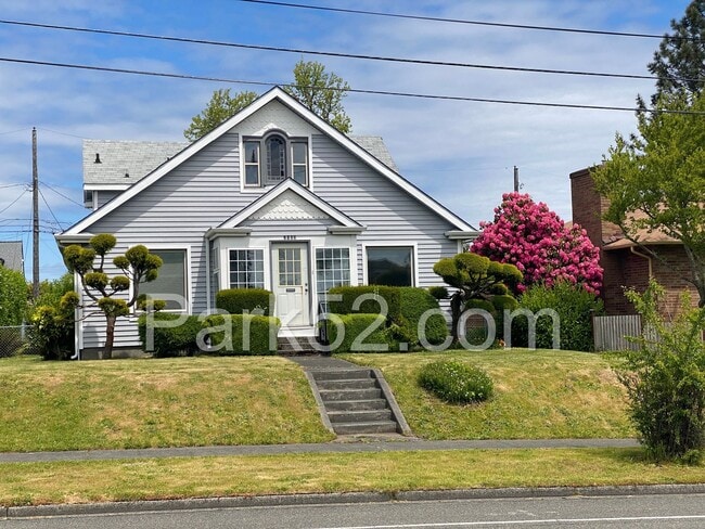 Building Photo - Beautiful 4 Bedroom in North Tacoma!