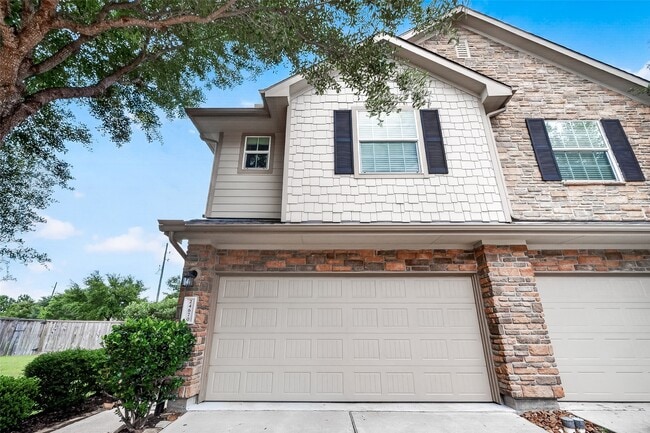 Building Photo - 24670 Folkstone Cir