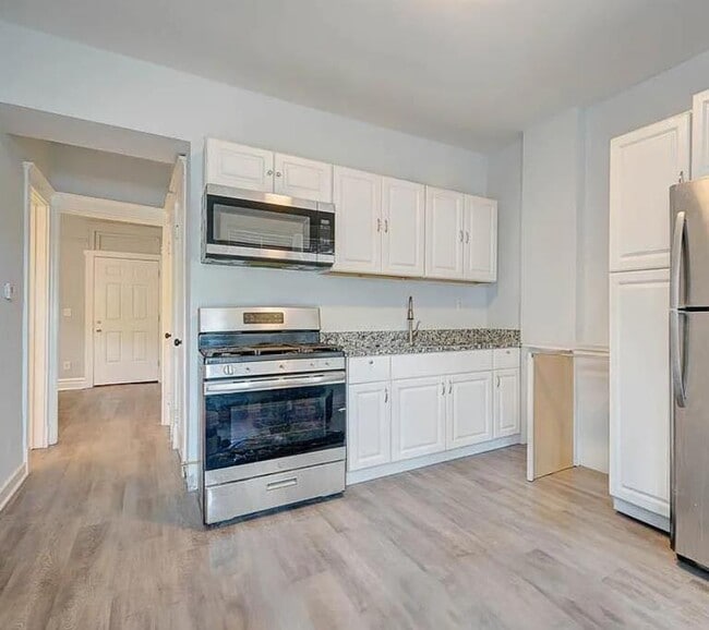Photo - 3649 W Montrose Ave Condo Unit 1R