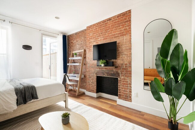 Photo - 241 E 24th St Unidad ID1021815P