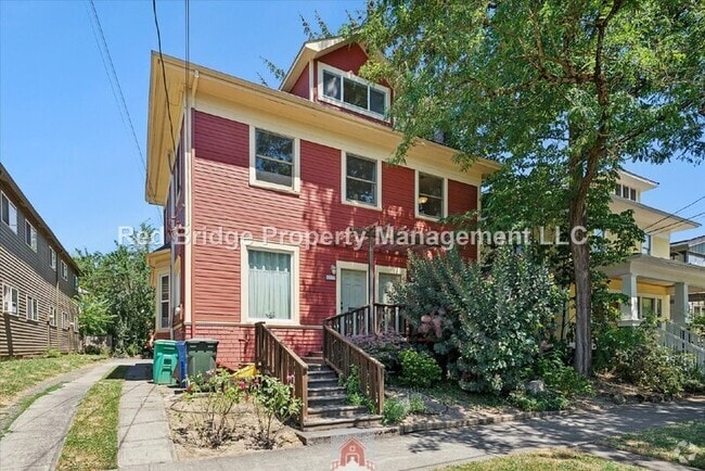 Building Photo - 1325 SE Nehalem St Rental