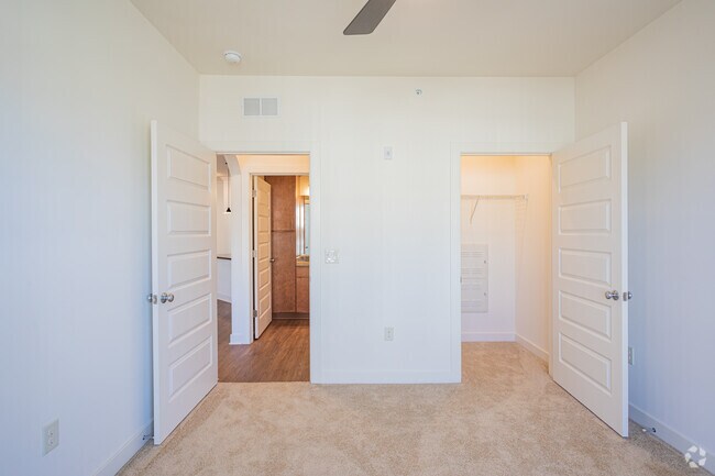 Birch- 1HAB, 1BA - The Vue