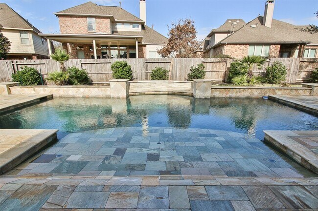 Photo - 35 Winhall Pl