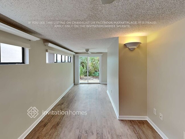 Photo - 1463 Oak Pl