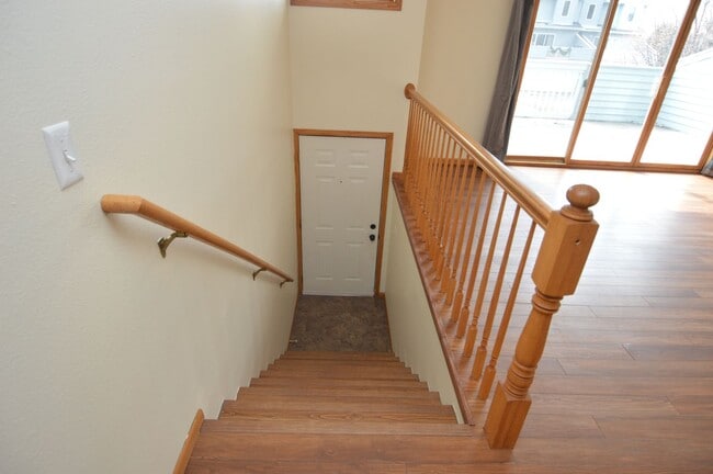 Photo - 2 Bed + Den, 2.5 Bathroom Townhouse for Rent