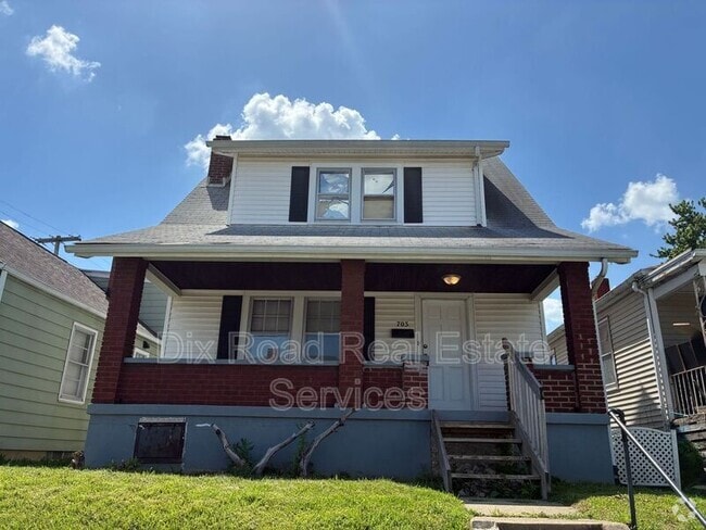 Building Photo - 703 N D St Rental