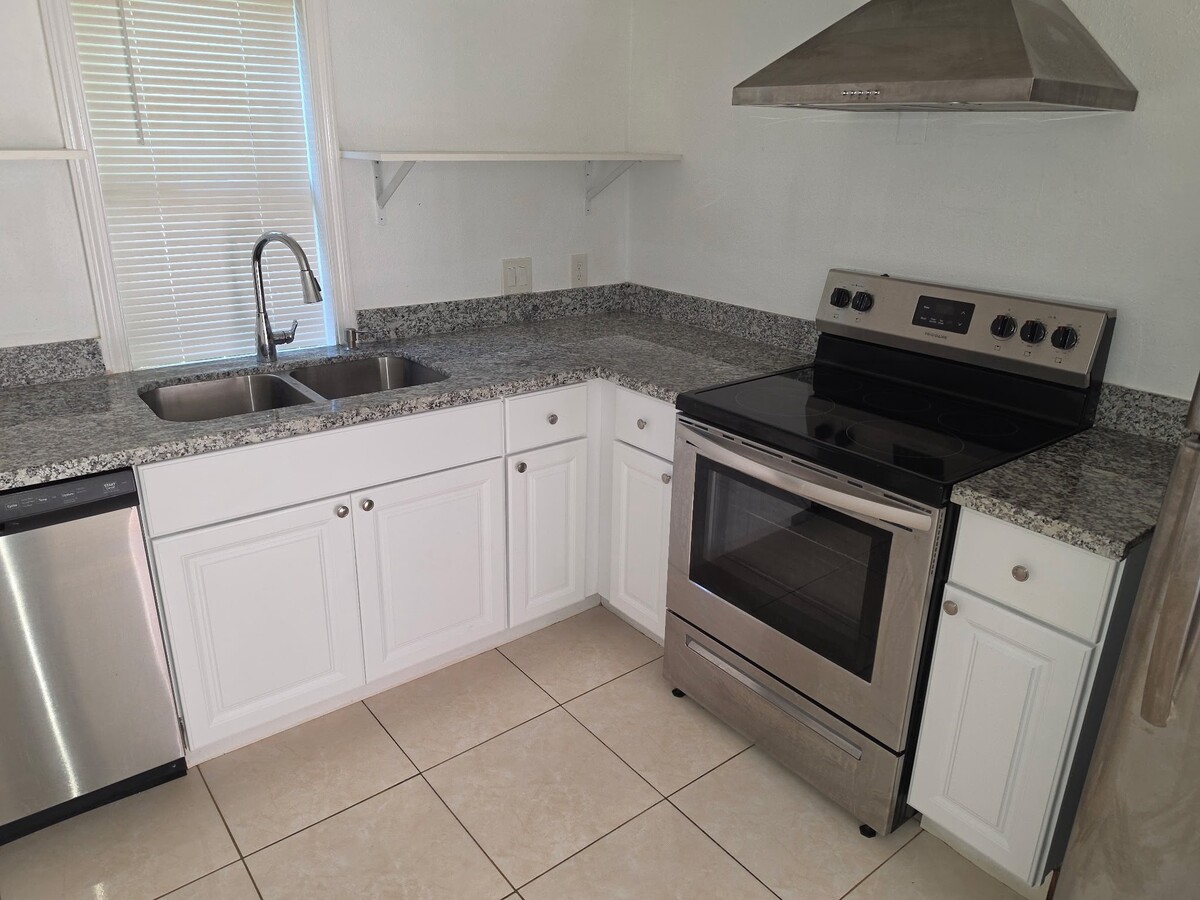 Photo - 2206 Avenue M Unidad C