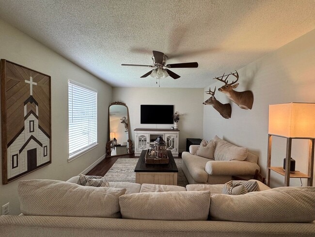 Photo - 208 Summerset Ct