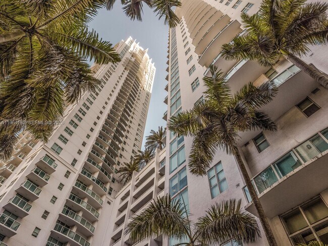 Photo - 31 SE 5th St Unidad 3419