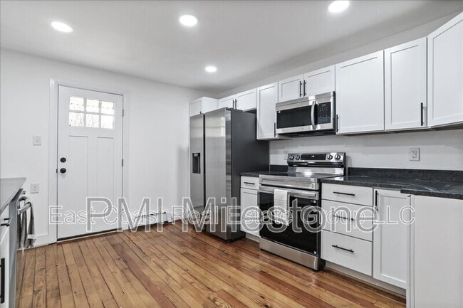 Photo - 16 Woods Ln